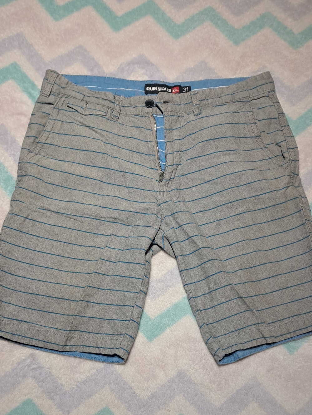 Quiksilver Men's Gray Shorts with Thin Blue Stripes